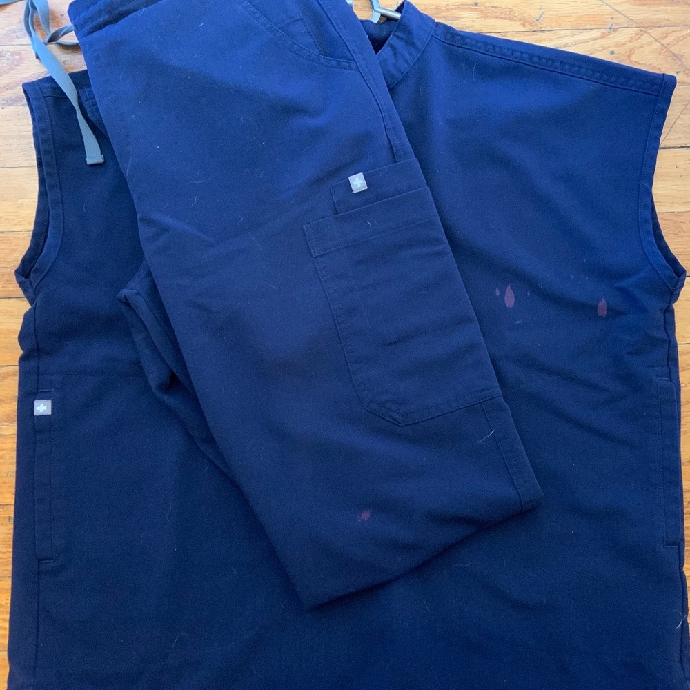 FLAWED Figs navy set (XS top, ST bottom)